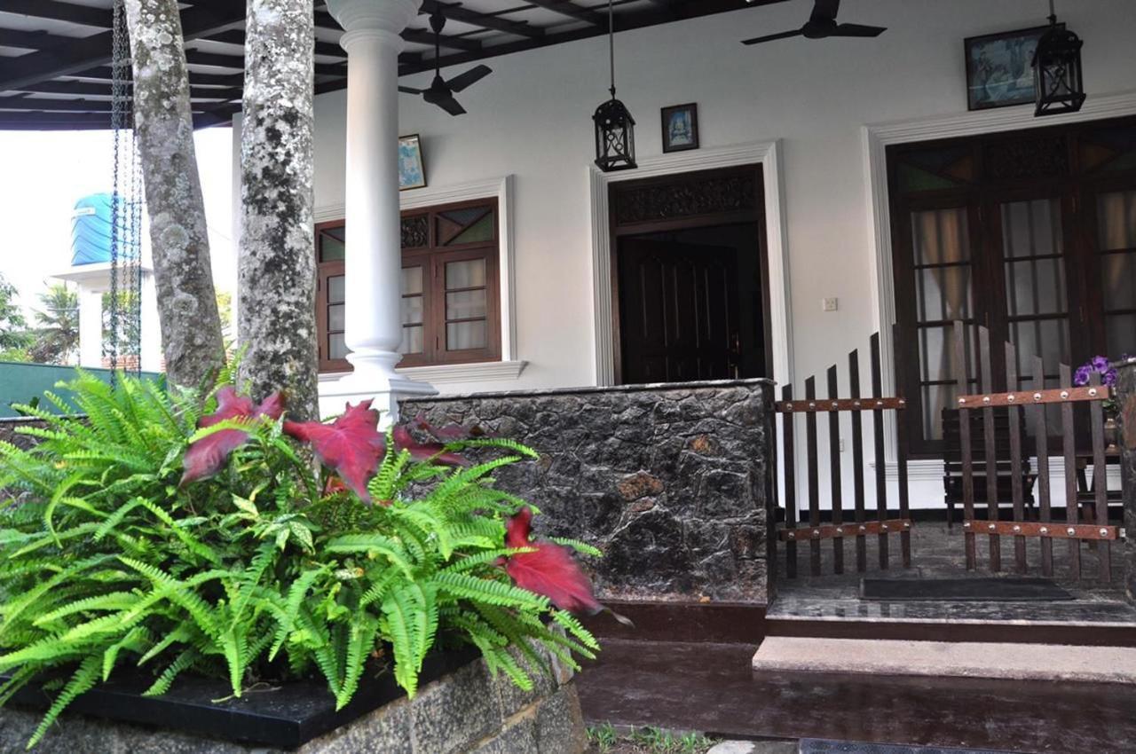 Mama Villa Хиккадува Экстерьер фото